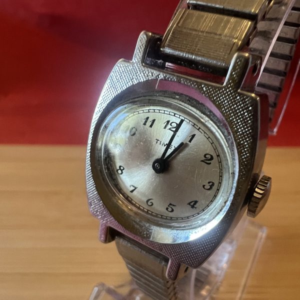 Timex Ladies mechanical windup oval dial cushion case watch - Image 5