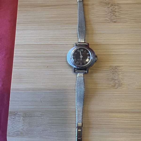 Timex Ladies Dainty UFO Windup WATCH - Image 2