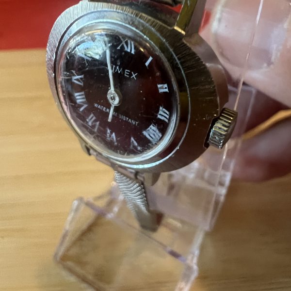 Timex Ladies Dainty UFO Windup WATCH - Image 5