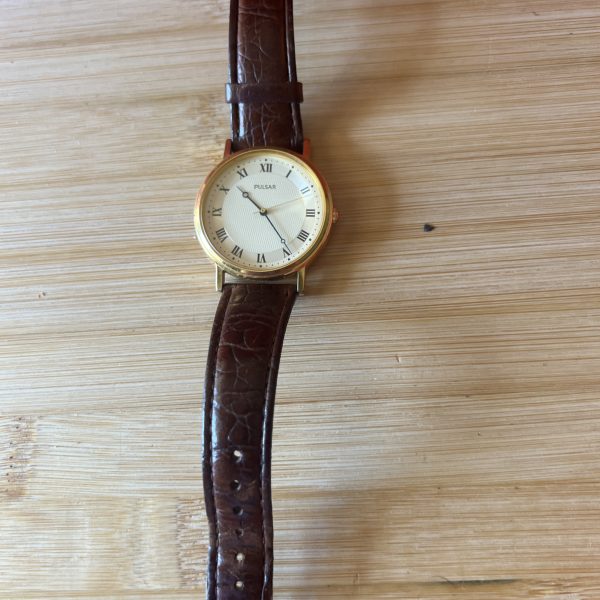 Pulsar men’s quartz round dial dress watch ref v501-9a90 - Image 2