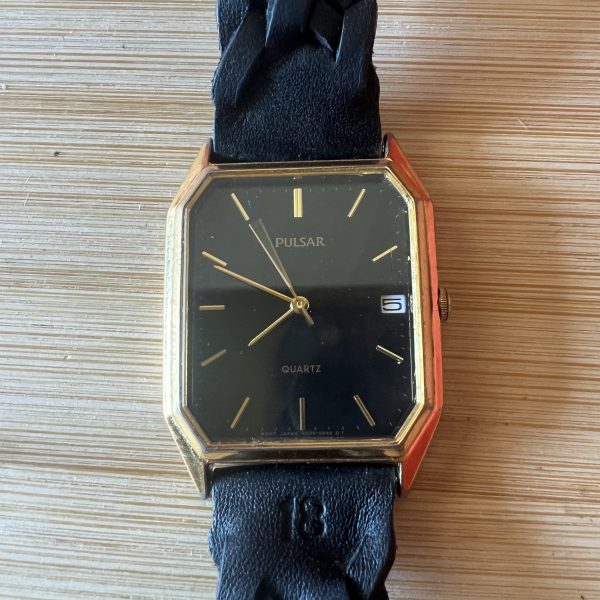 Pulsar men’s gold tone quartz dress tank watch red v532-5a90
