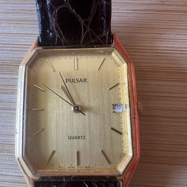 Pulsar men’s quartz gold tone bezel gold tone dial tank watch ref v532-5a90