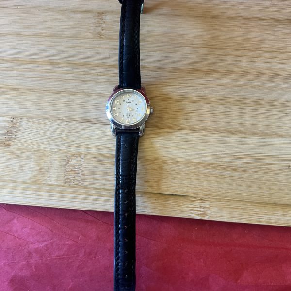 Timex ladies Indiglo 28mm 24 hr dial watch - Image 3