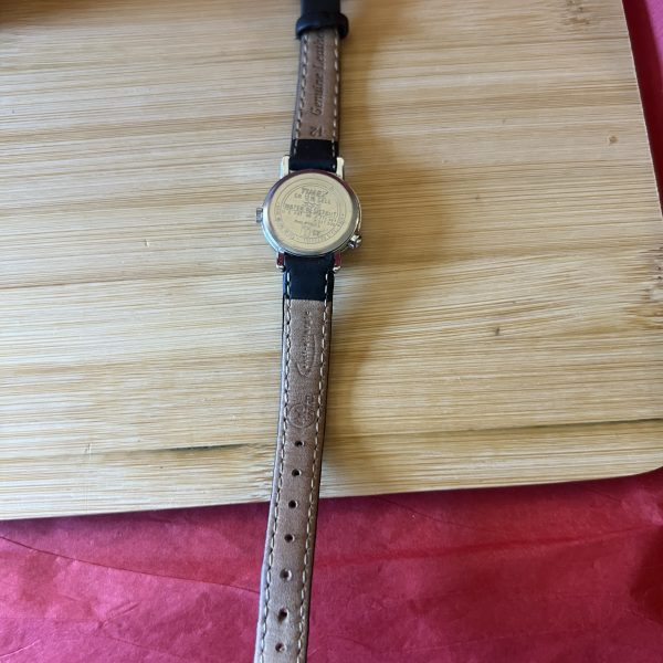 Timex dainty ladies Indiglo quartz watch - Image 5