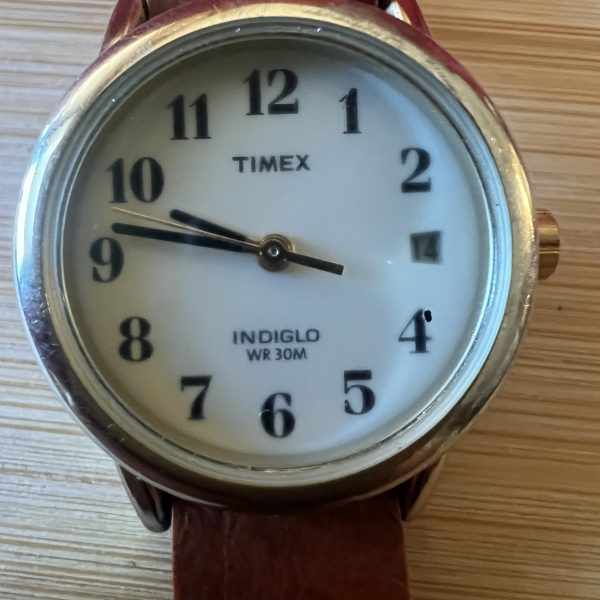 Timex ladies Indiglo quartz gold tone watch - Image 2