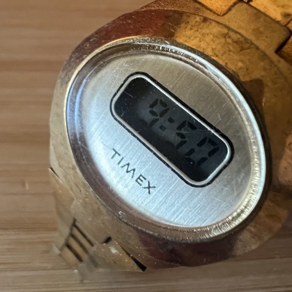 Timex ladies digital watch - Image 5